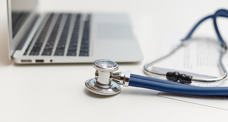 Laptop and stethoscope 